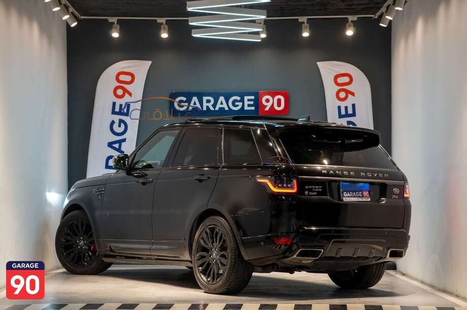 Sport Land Rover أسود