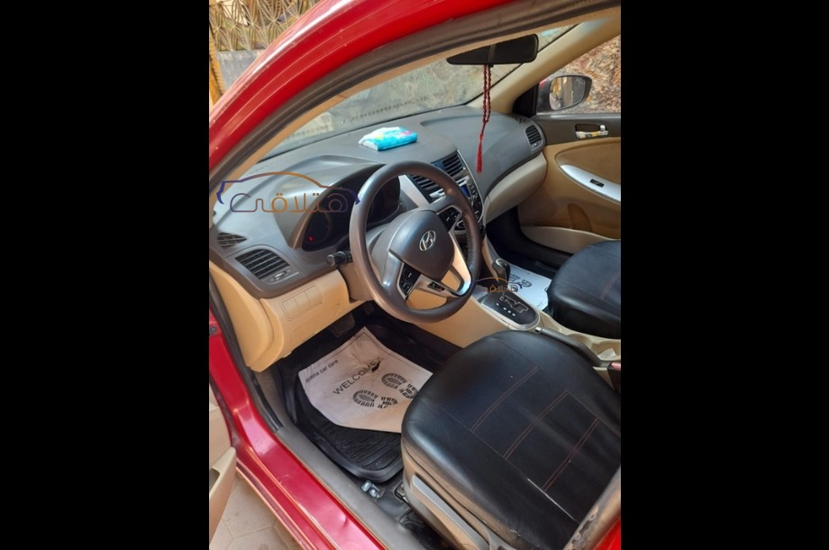 Accent RB Hyundai احمر
