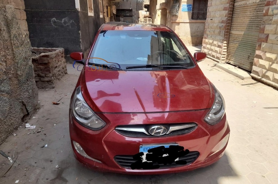 Accent RB Hyundai احمر
