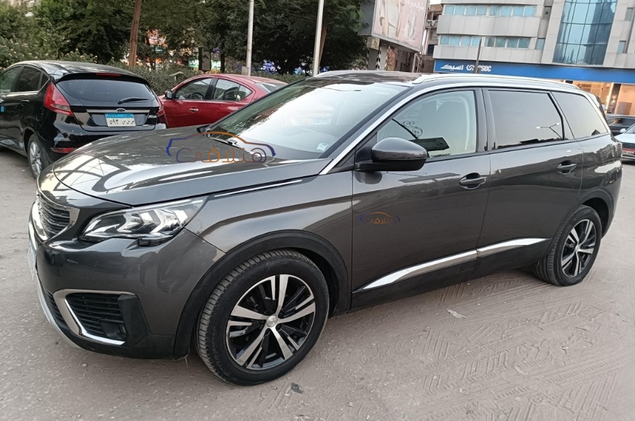 5008 Peugeot آخر