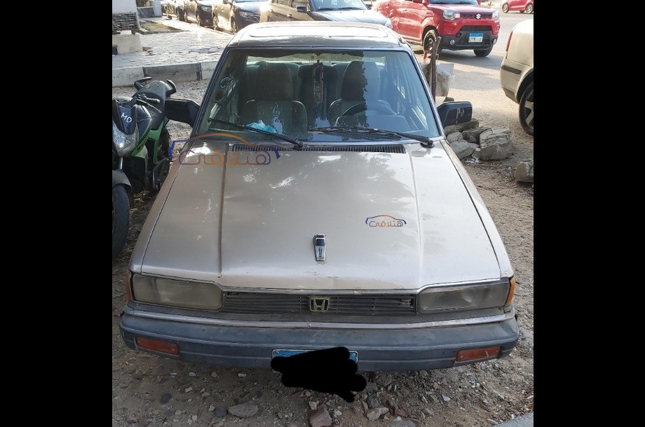 Accord Honda ذهبي