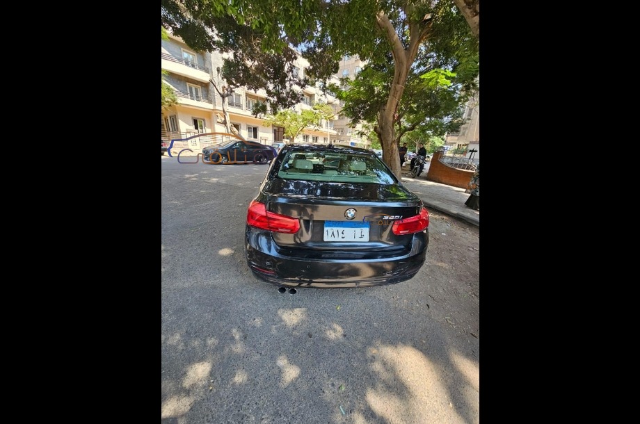 320 BMW أسود