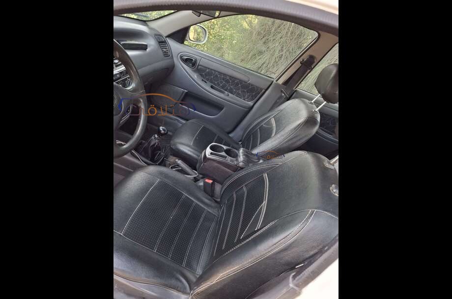 Lanos 2 Daewoo أبيض
