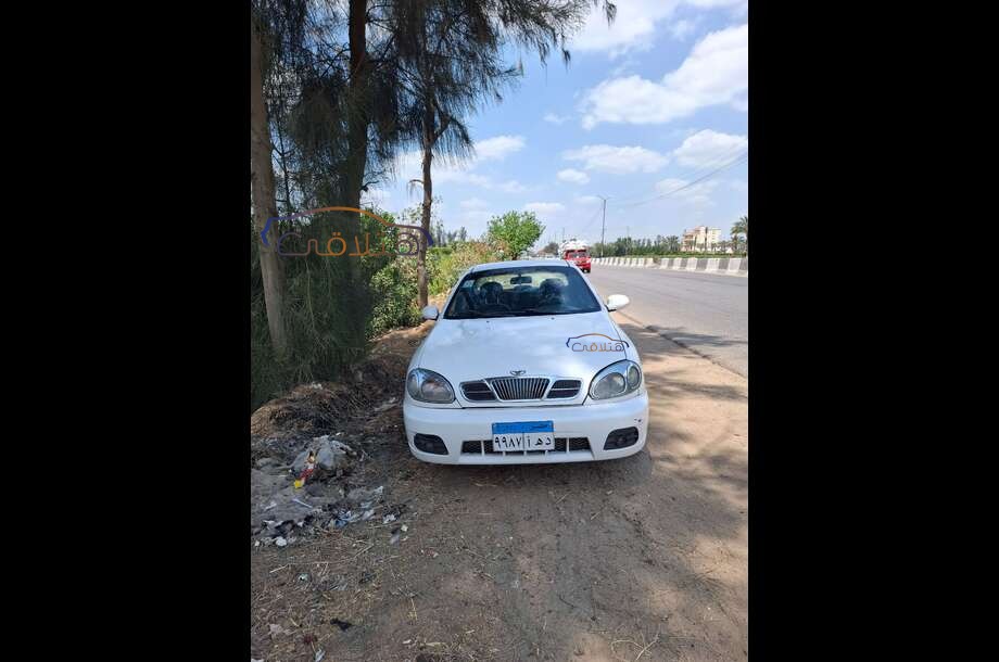 Lanos 2 Daewoo أبيض