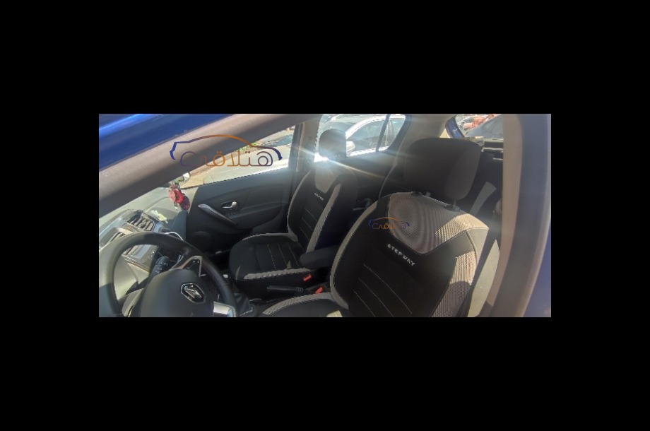 Sandero Step Way Renault أزرق