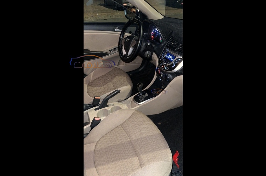 Accent Hyundai أبيض