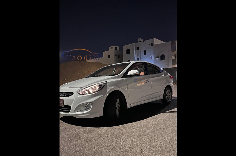 Accent Hyundai أبيض