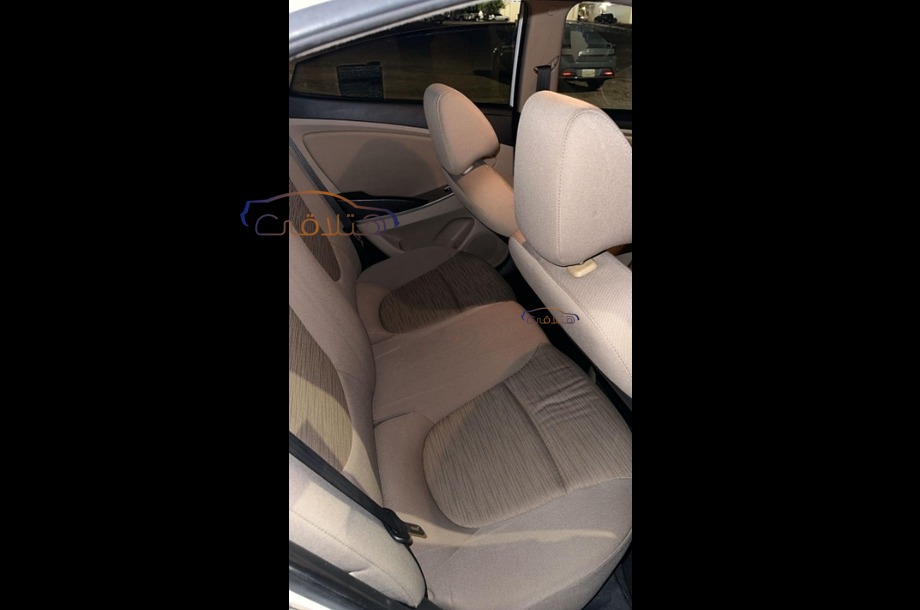 Accent Hyundai أبيض