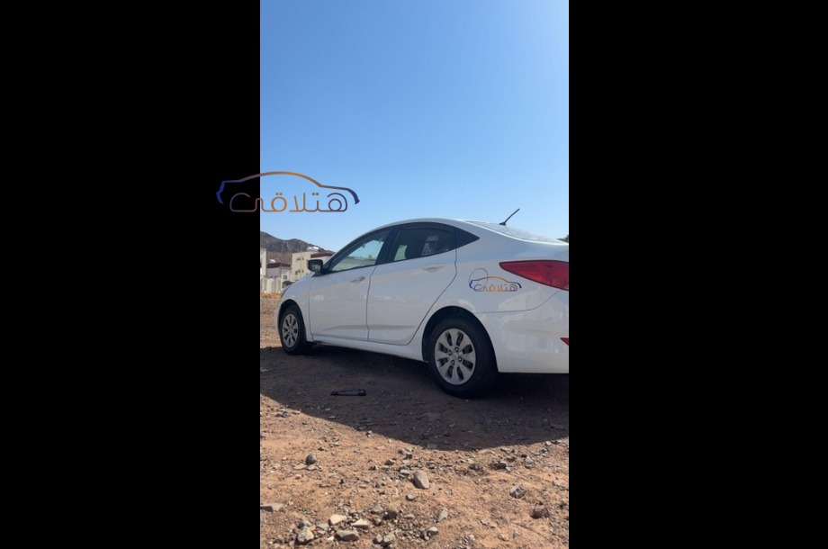 Accent Hyundai أبيض
