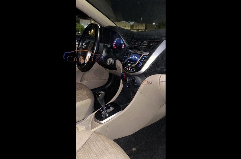 Accent Hyundai أبيض