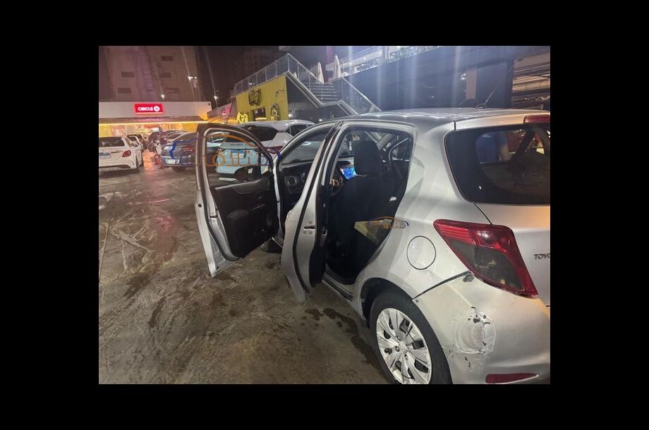Yaris Toyota Silver