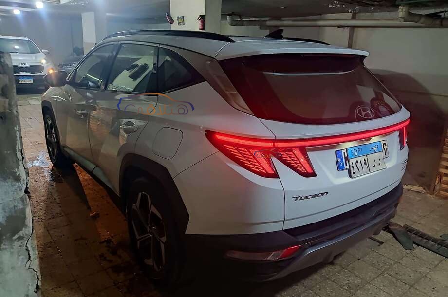 Tucson Hyundai White