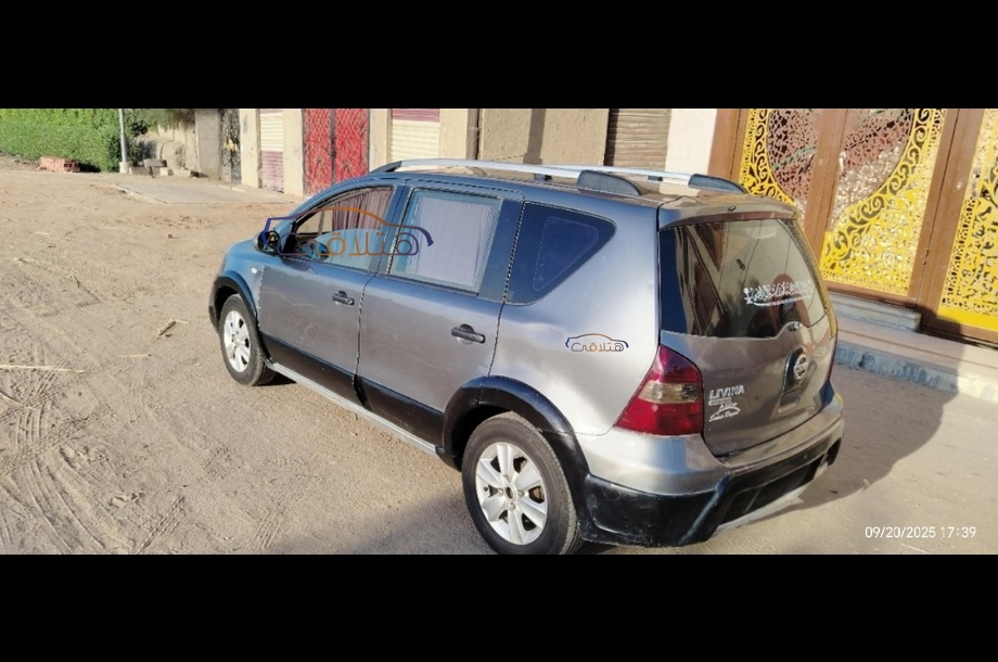 Livina Nissan Dark grey