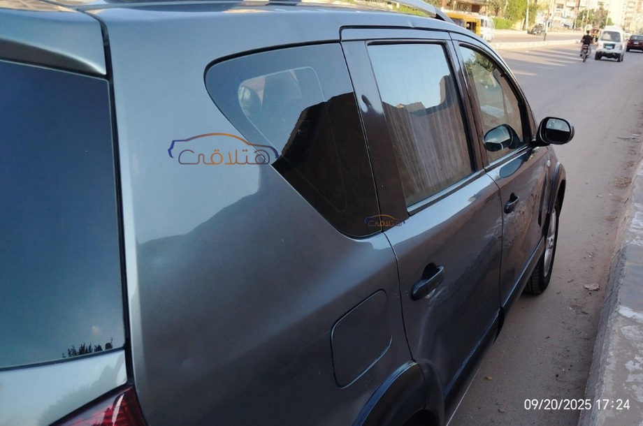 Livina Nissan Dark grey