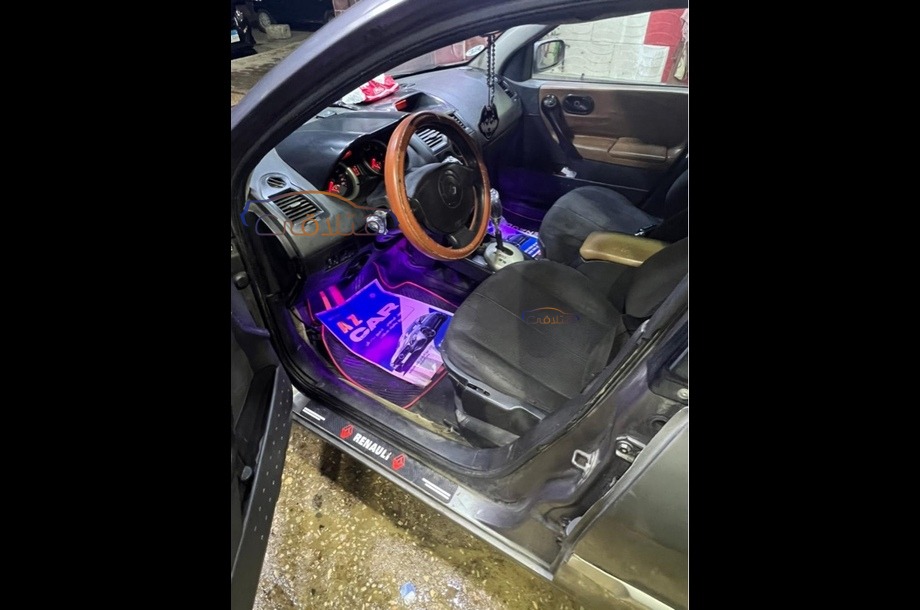 Megane Renault رمادي