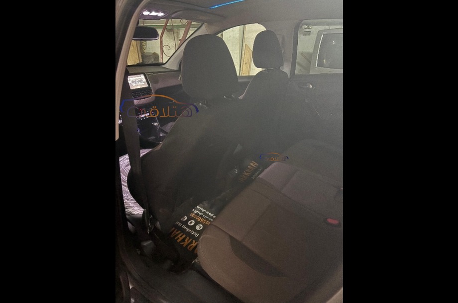 2008 Peugeot رمادي