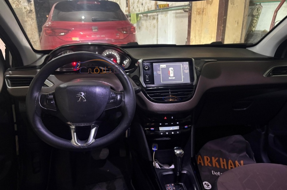 2008 Peugeot رمادي