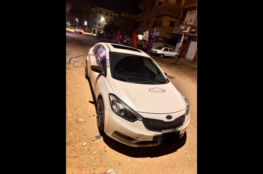 K3 Kia أبيض