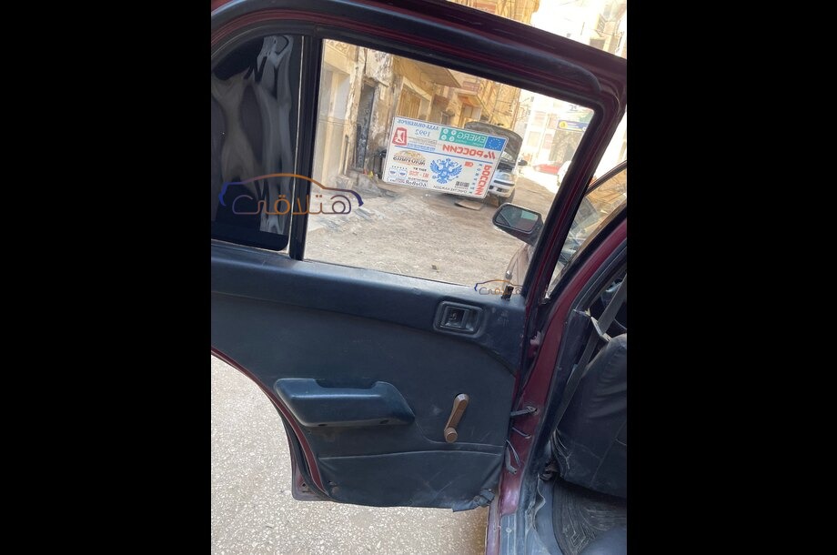 Lancer Mitsubishi احمر غامق