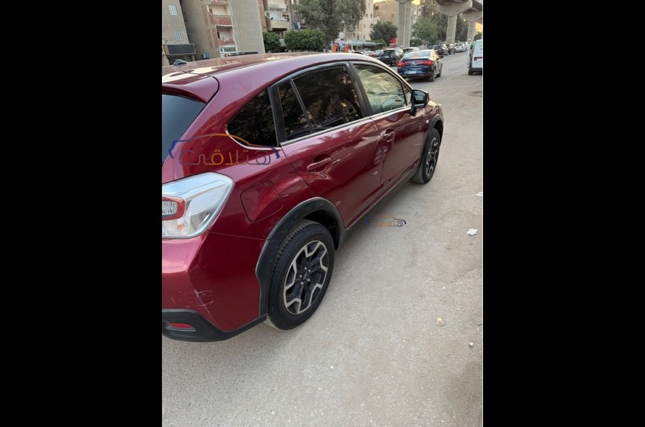 XV Subaru احمر