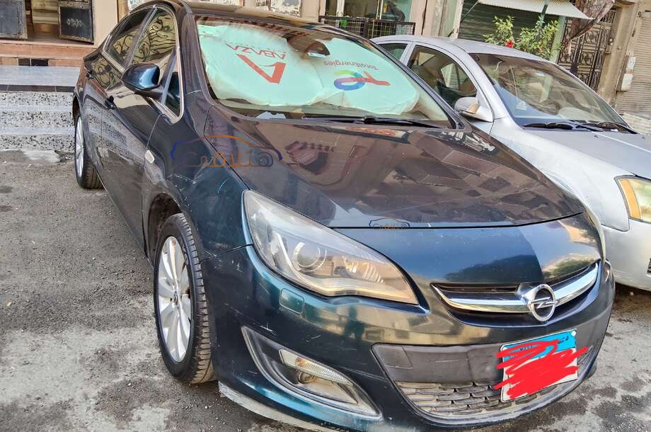 Astra Opel أخضر