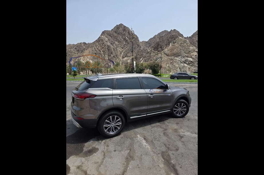 Azkarra Geely فضي