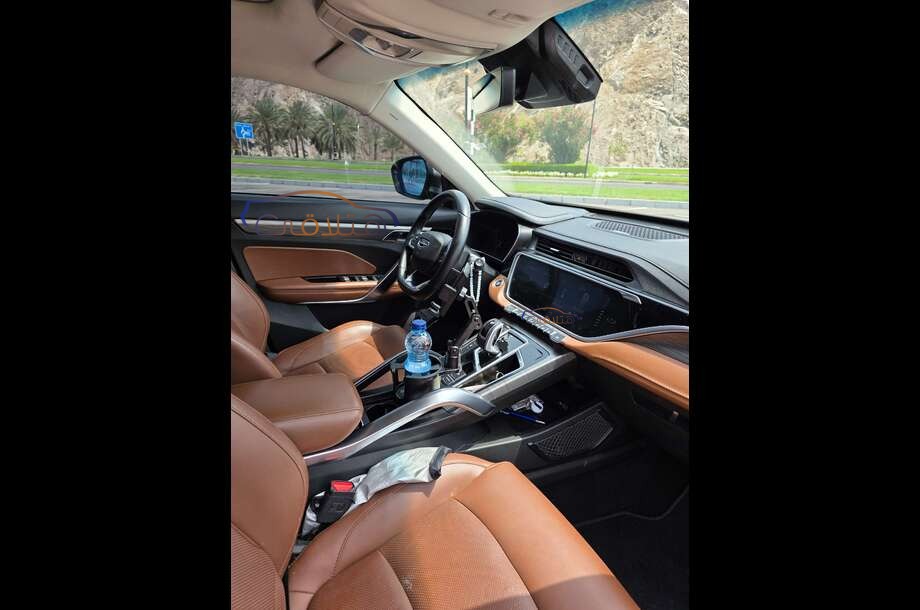 Azkarra Geely فضي