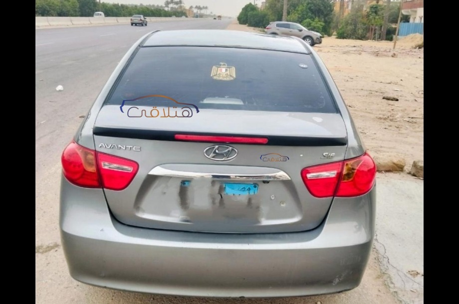 Elantra Hyundai Dark grey