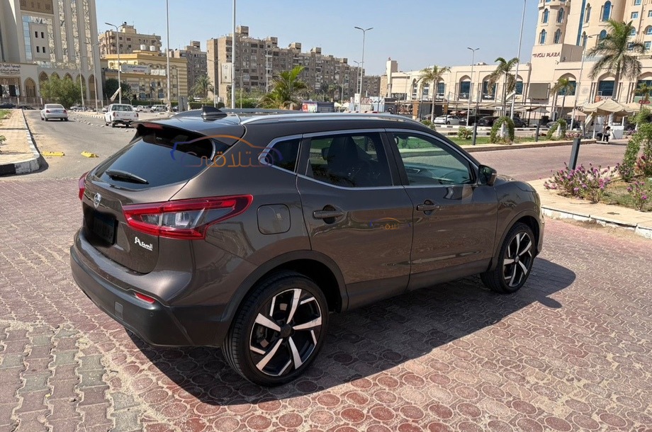 Qashqai Nissan برونزي