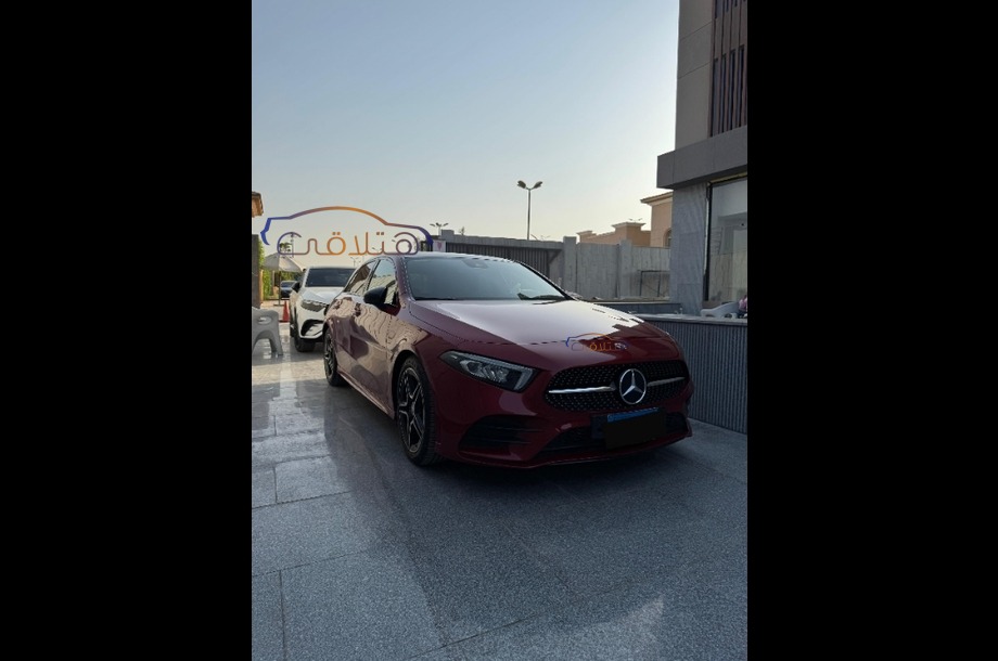 A 200 Mercedes Red