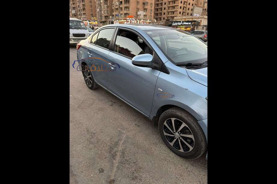Yaris Toyota Blue