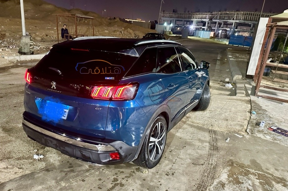3008 Peugeot الأزرق الداكن