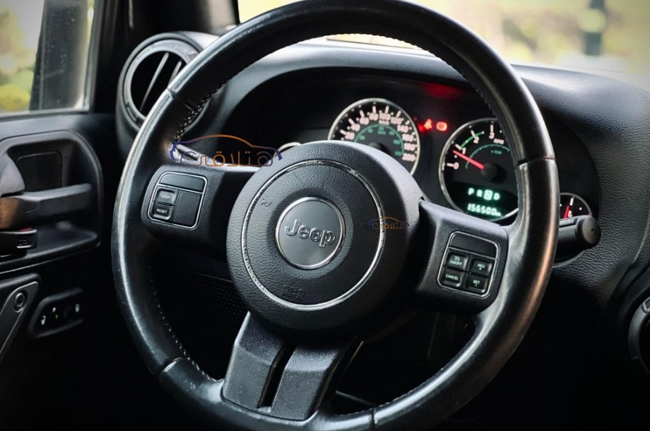 Wrangler Jeep أسود