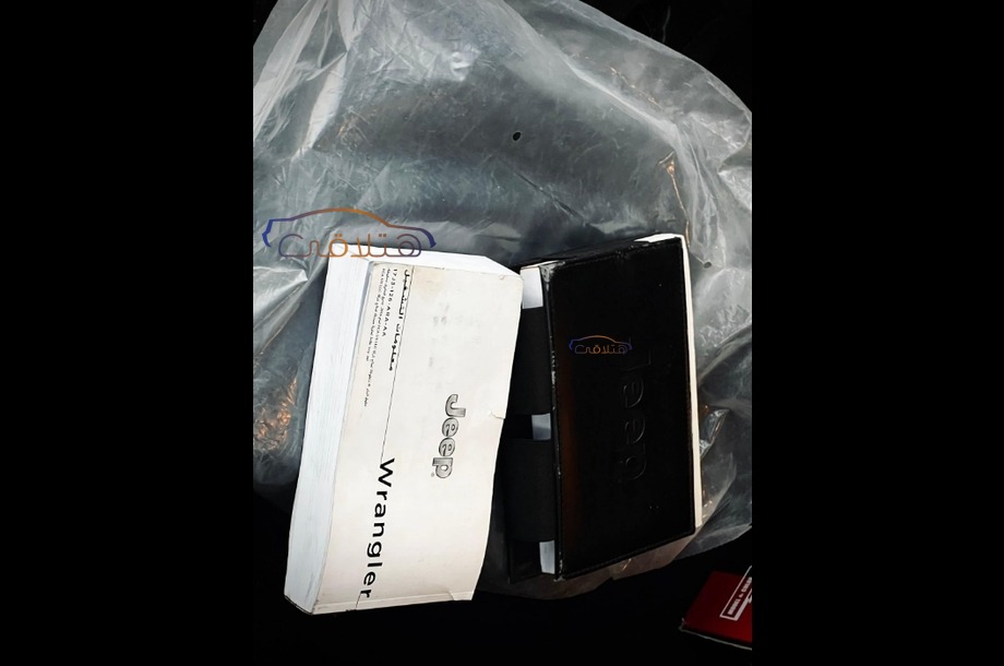 Wrangler Jeep أسود