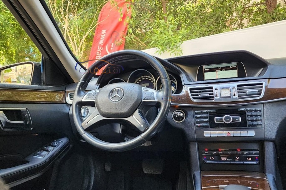 E 200 Mercedes Black