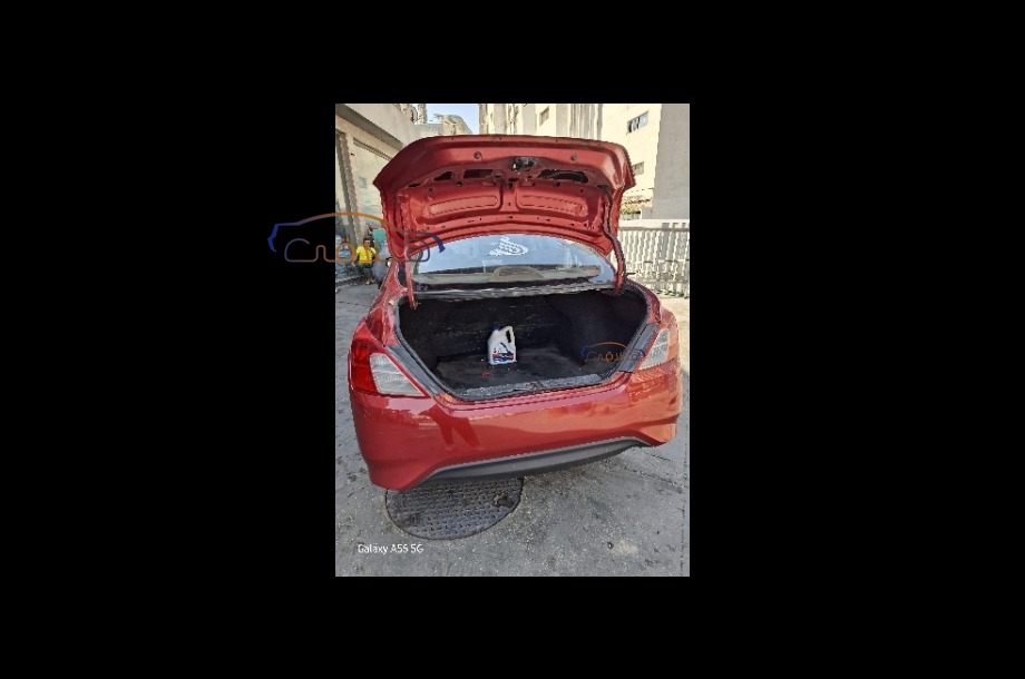 Sunny Nissan احمر