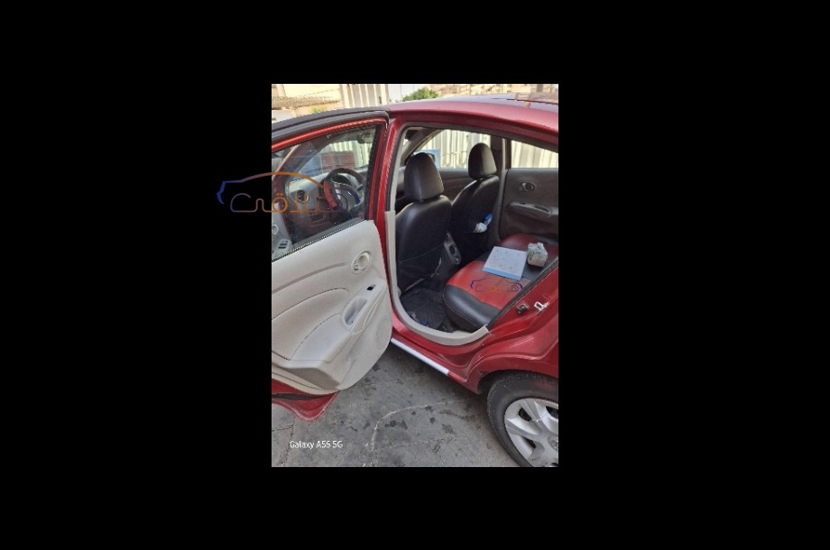 Sunny Nissan احمر