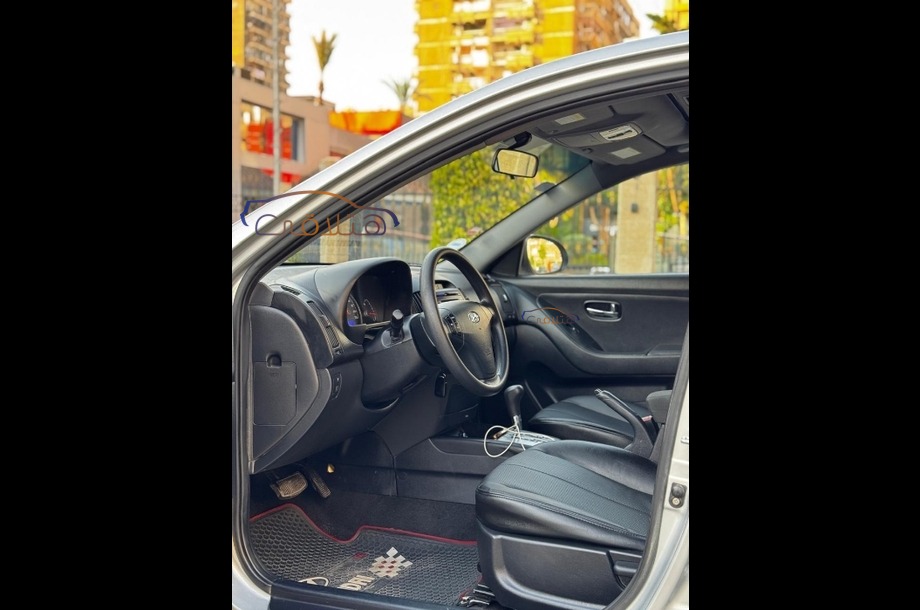 Elantra HD Hyundai فضي