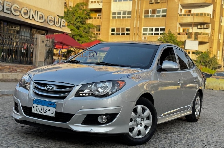 Elantra HD Hyundai فضي