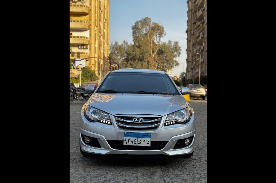 Elantra HD Hyundai فضي