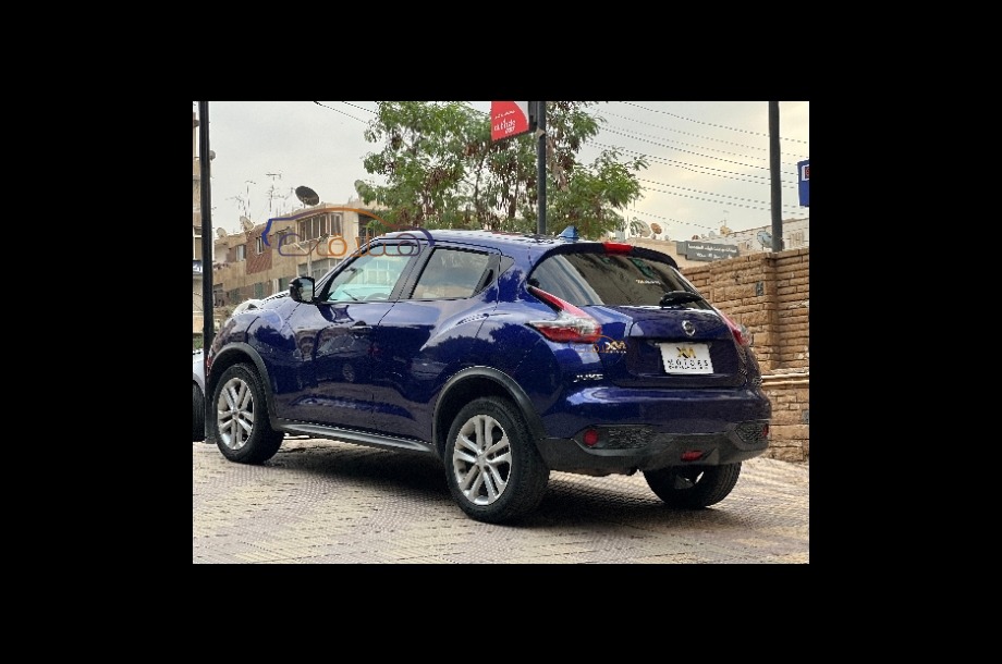 Juke Nissan أزرق