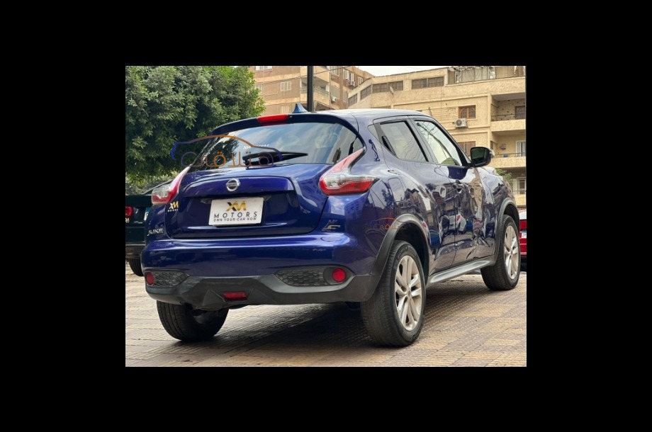 Juke Nissan أزرق