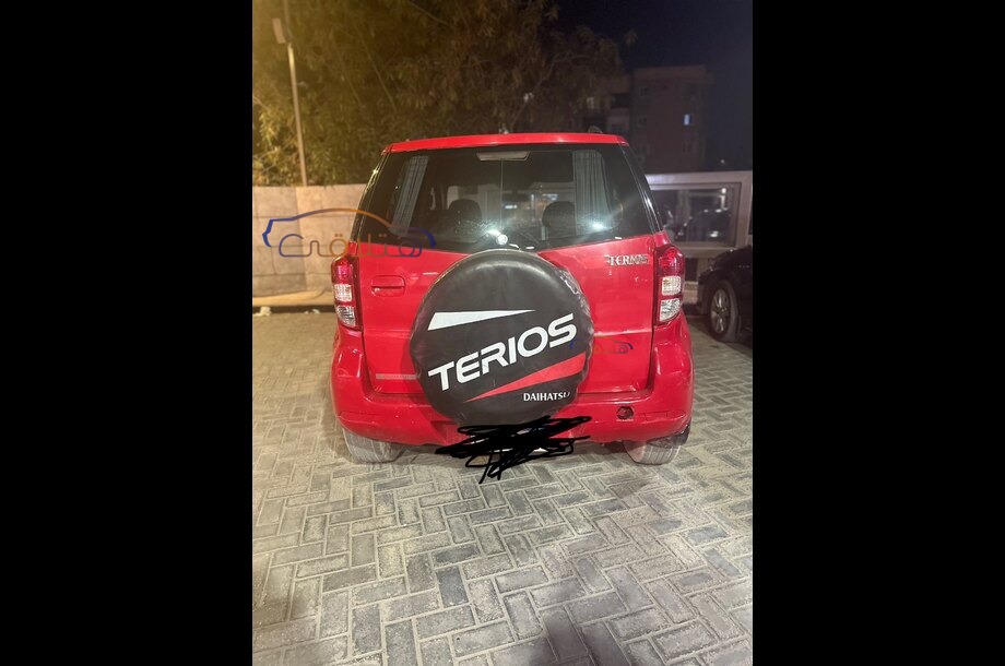 Terios Daihatsu احمر