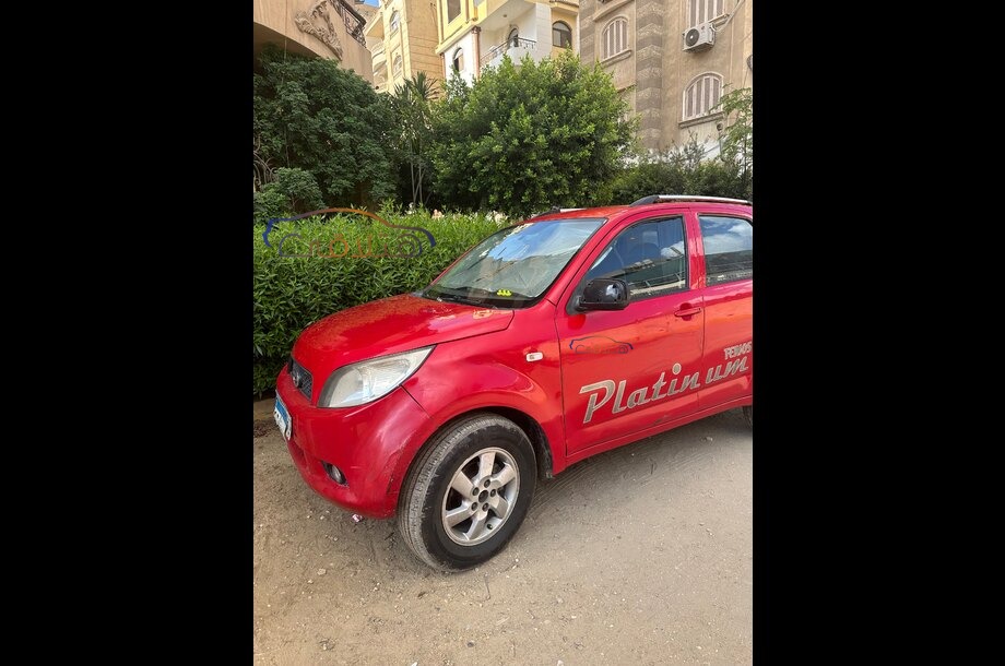 Terios Daihatsu احمر