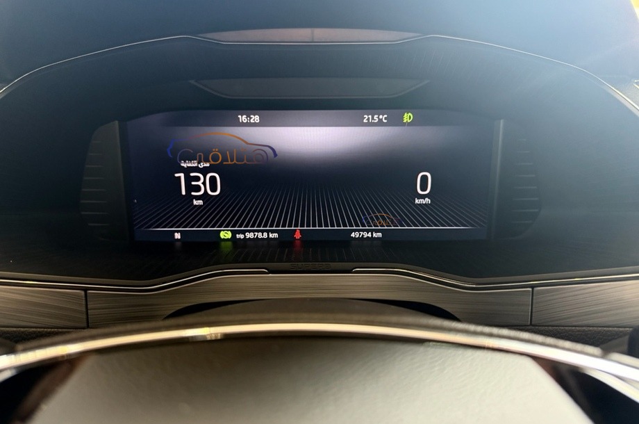 Superb Skoda أبيض