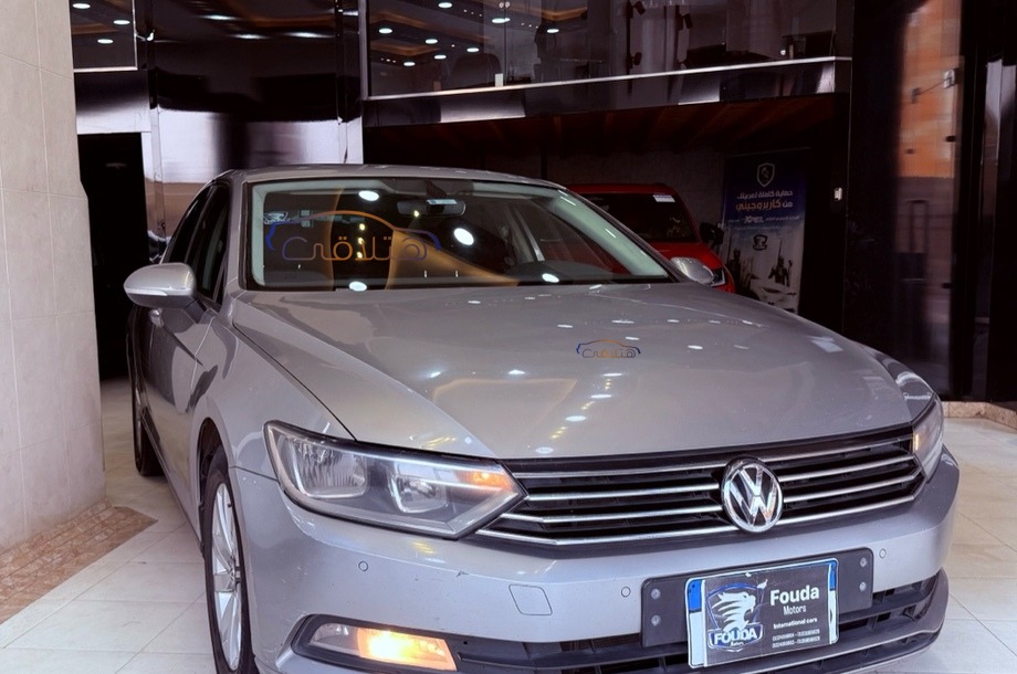 Passat Volkswagen Gray