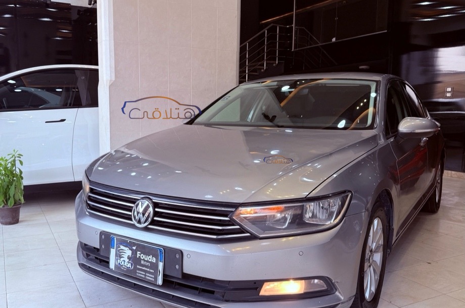 Passat Volkswagen Gray