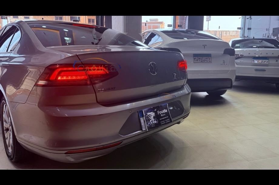 Passat Volkswagen Gray