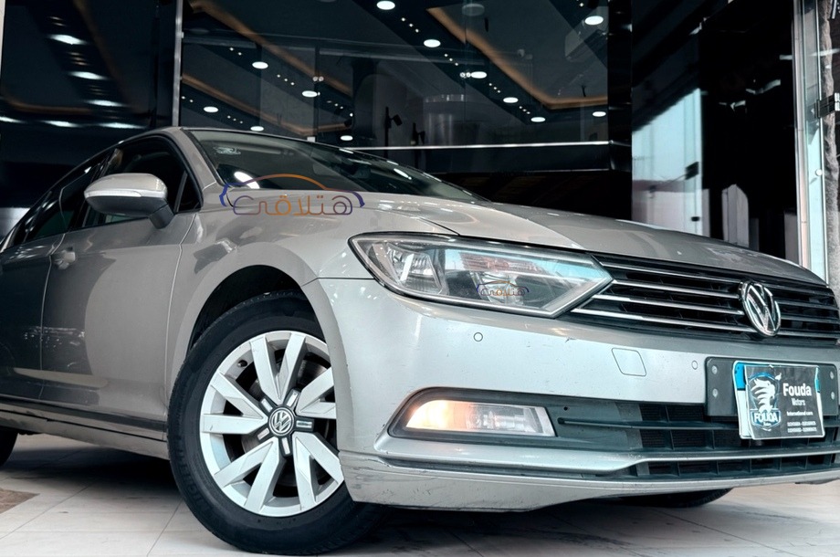 Passat Volkswagen Gray