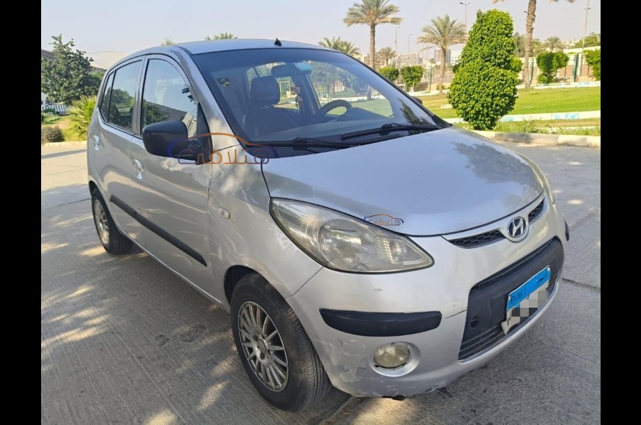 I10 Hyundai فضي